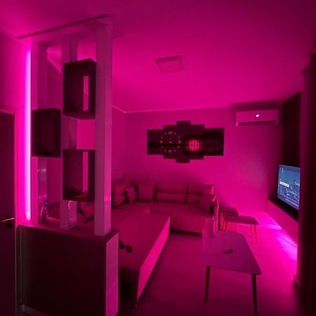 090 Area Apartment Tiranë Luaran gambar